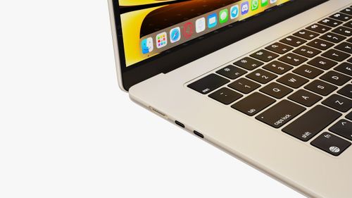 מחשב נייד Apple MacBook Air 13 M5 MDHC4AE/A אפל - מקלדת ערבית