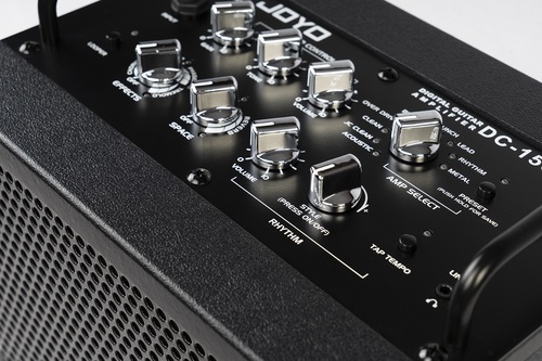 מגבר גיטרה דיגיטלי JOYO DC-15S - מגבר נטען 15 וואט עם 9 מודלי אמפ, בלוטות', לופר ומכונת תופים לחזרות והופעות