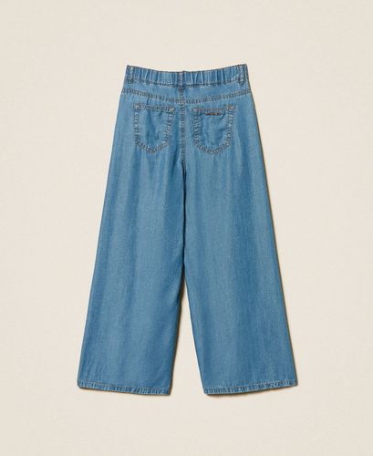Wide-leg jeans with belt