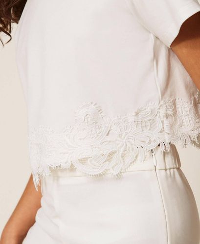 T-shirt with lace and logo