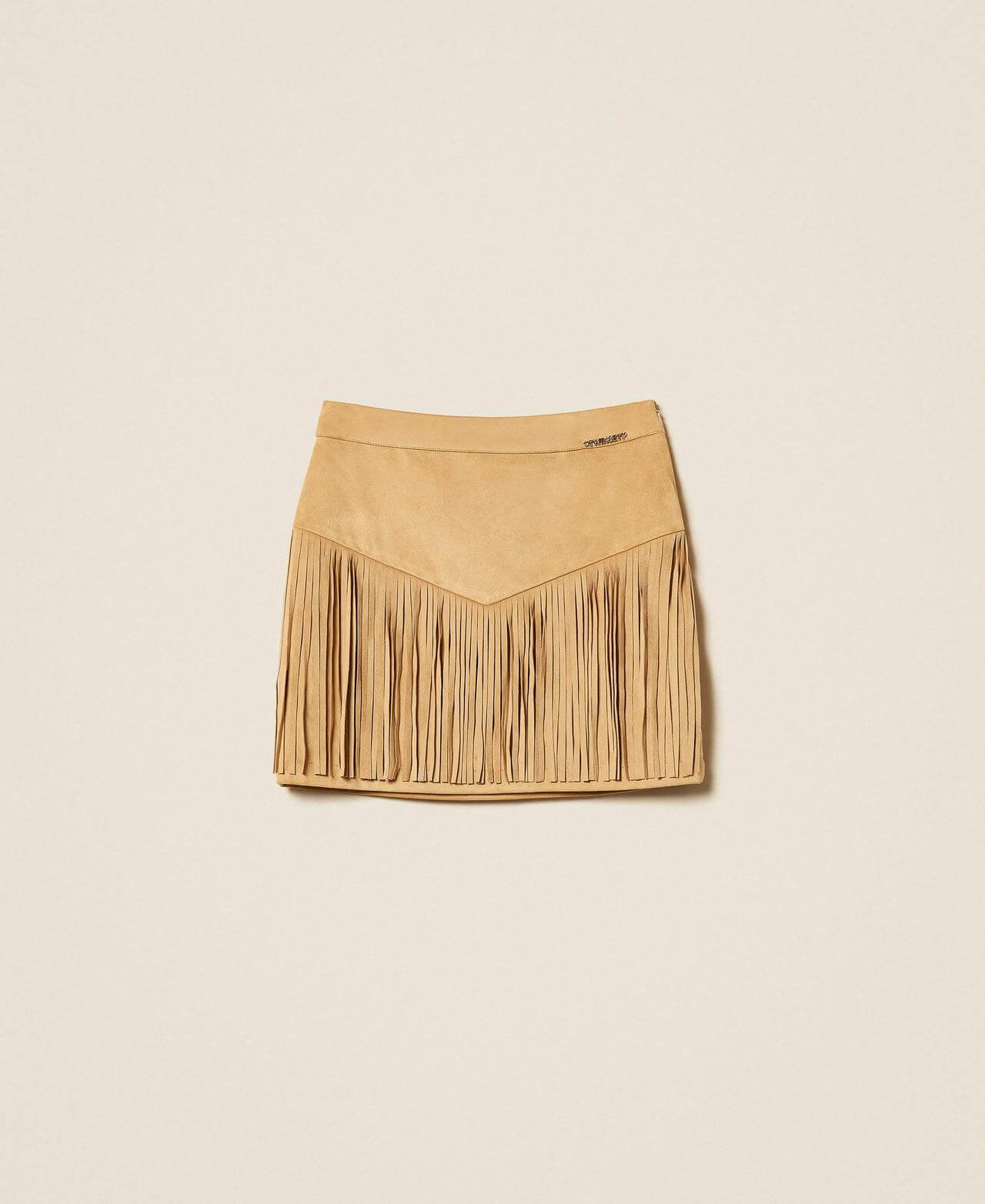 Short suede skirt with fringes