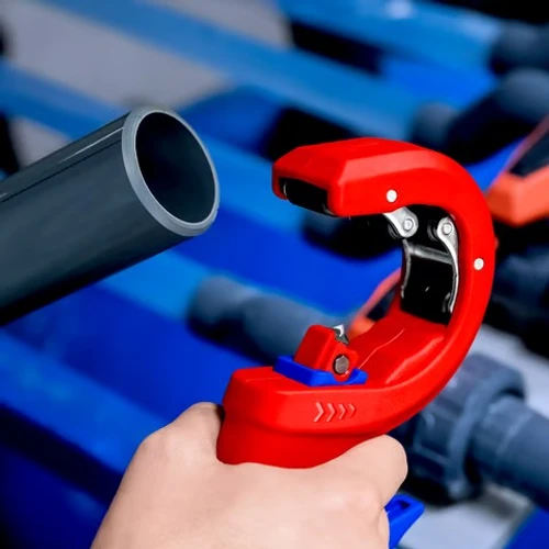 מספרי צינור KNIPEX DPT50 לחיתוך צינורות פלסטיק בעלי דפנות עבות 90 23 02 BK קניפקס