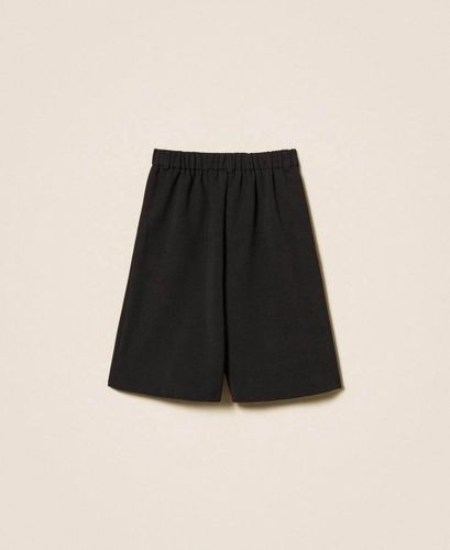 Crêpe Bermuda shorts with pleats