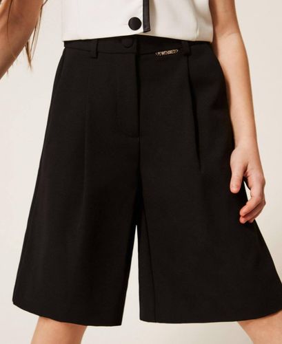 Crêpe Bermuda shorts with pleats