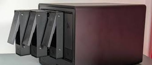 שרת אחסון UGREEN NASync DXP4800 Plus