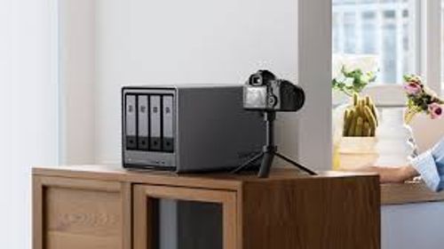שרת אחסון UGREEN NASync DXP4800 Plus