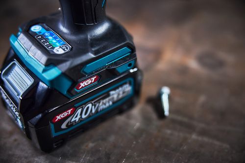 מברגת אימפקט נטענת עם 2 סוללות 4 אמפר ומטען - MAKITA TD001G 40V BL