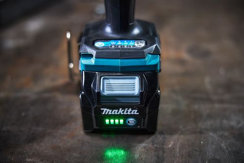 מברגת אימפקט נטענת עם 2 סוללות 4 אמפר ומטען - MAKITA TD001G 40V BL