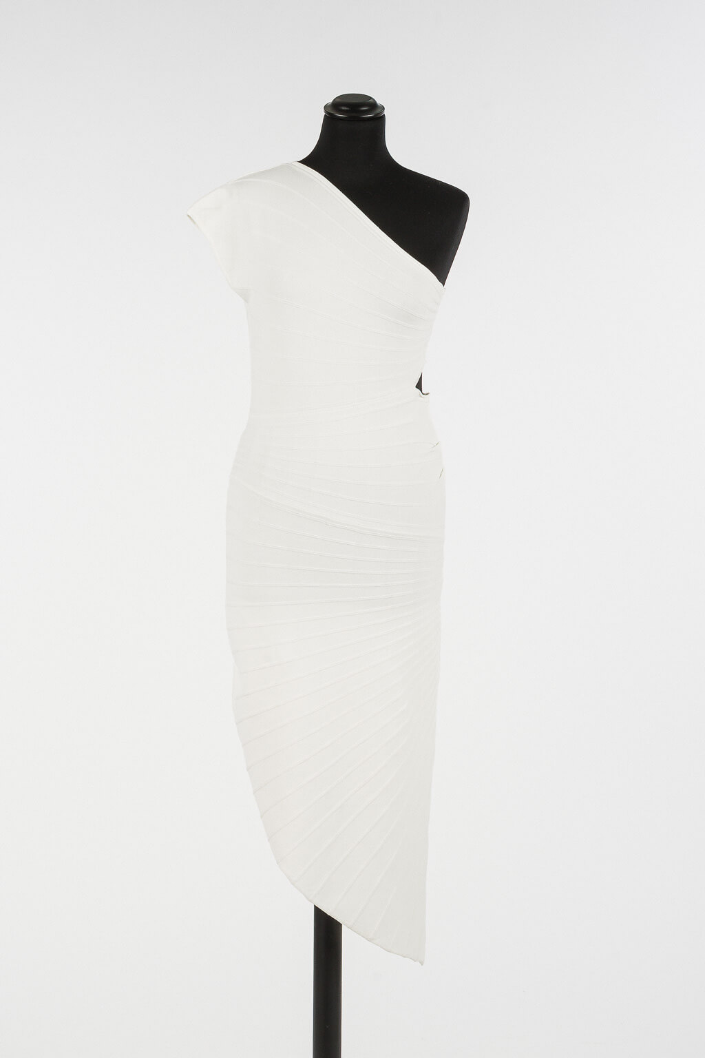 KNITTED DRESS