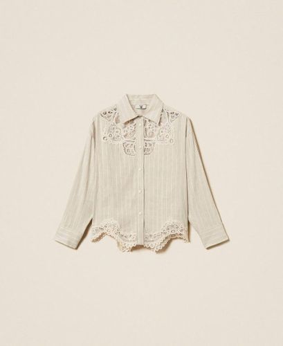 Linen blend jacquard shirt with lace