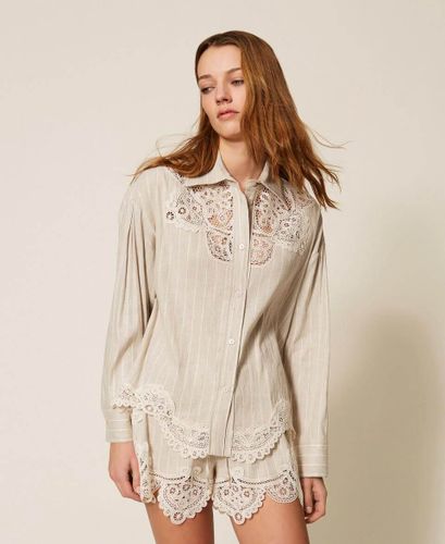 Linen blend jacquard shirt with lace