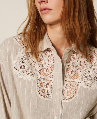 Linen blend jacquard shirt with lace