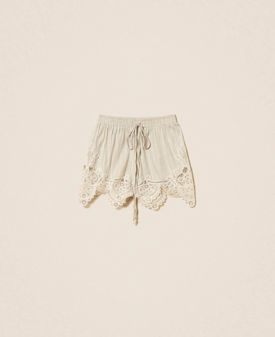 Linen blend jacquard shorts with lace