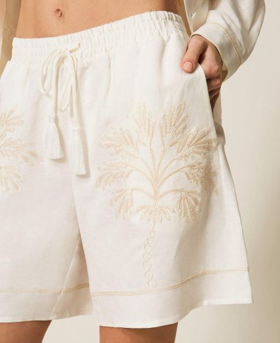 Linen blend shorts with embroidery
