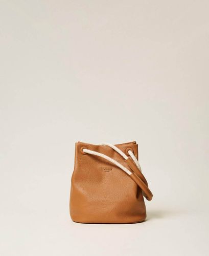 Bucket bag with rope handles