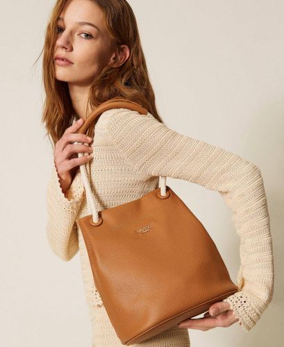 Bucket bag with rope handles
