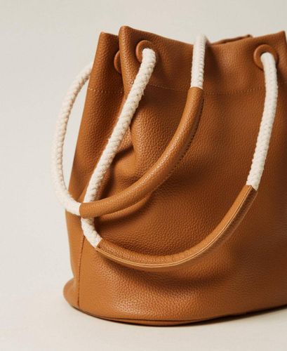 Bucket bag with rope handles