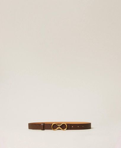 Leather belt with logo buckle