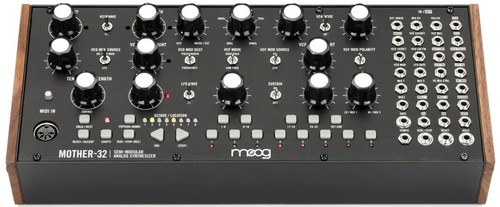 Moog Mother-32 זווית 2