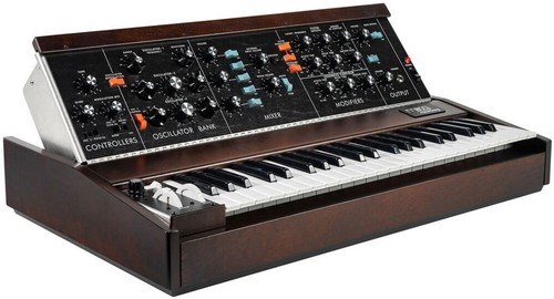 Moog Minimoog Model D זווית נוספת2