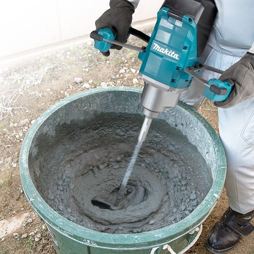 שימוש במערבל צבע נטען 40V גוף MAKITA UT001GZ