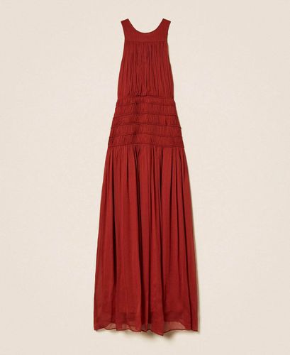 Long crépon sleeveless dress