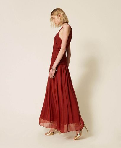 Long crépon sleeveless dress