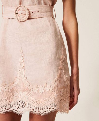 Short linen dress with lace