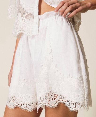 Linen shorts with lace COLOR PEARL ROSE