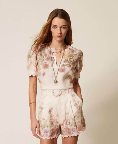 Linen floral shorts with embroidery