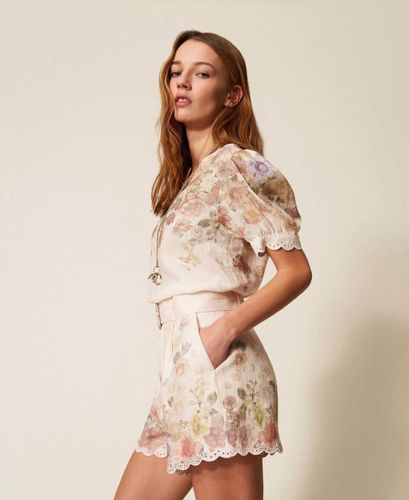 Linen floral shorts with embroidery