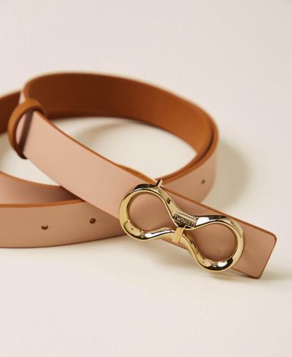 Reversible leather belt with logo