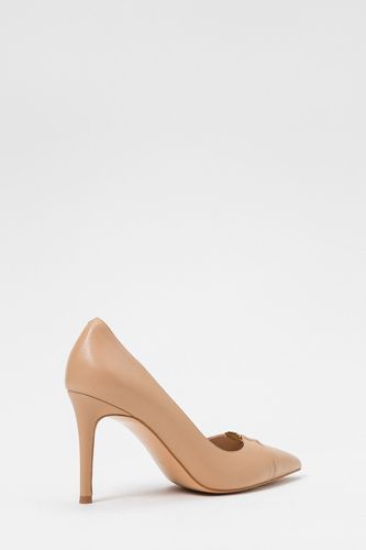 High heeled leather court shoes