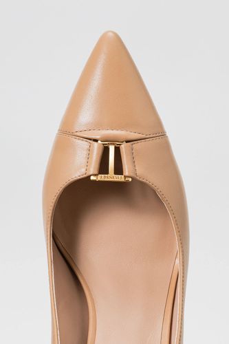 High heeled leather court shoes