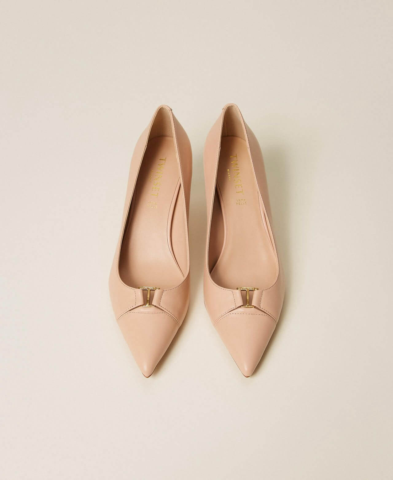 Mid heel leather court shoes