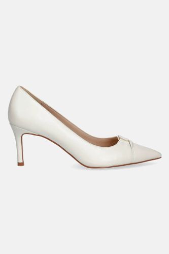 Mid heel leather court shoes