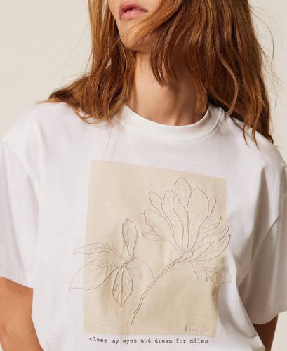 Regular T-shirt with print and embroidery