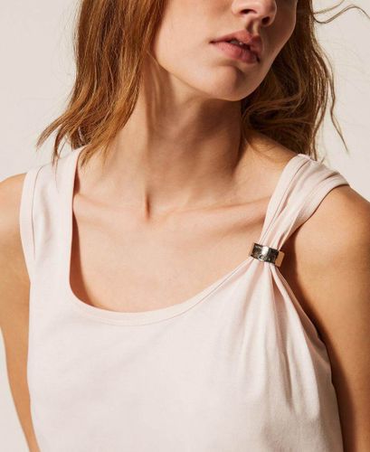 Tank top with clip