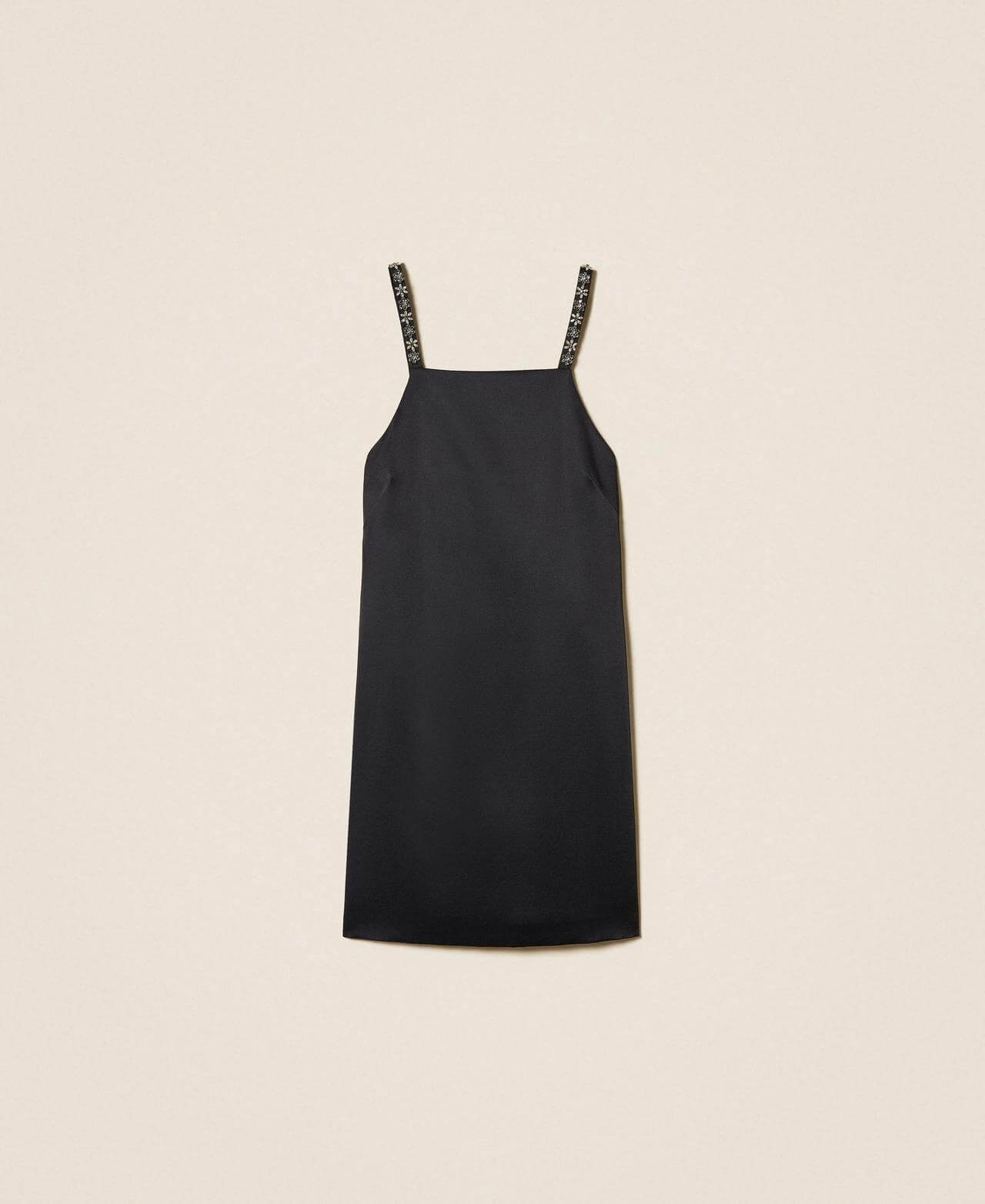 Short duchesse dress with embroidery