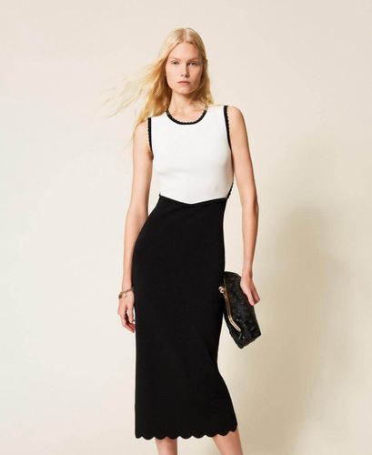 Long two-tone knit dress