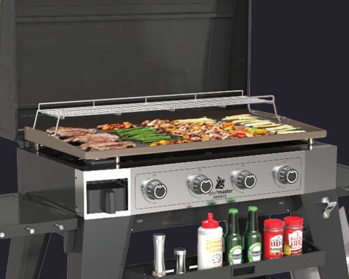 גריל פלאנצ'ה Beefmaster 4 מבערים עם פלטת פלדה מיצקת 4 מילימטר מכסה מדפי צד מתקפלים 4 גלגלים מערכת הצתת JET