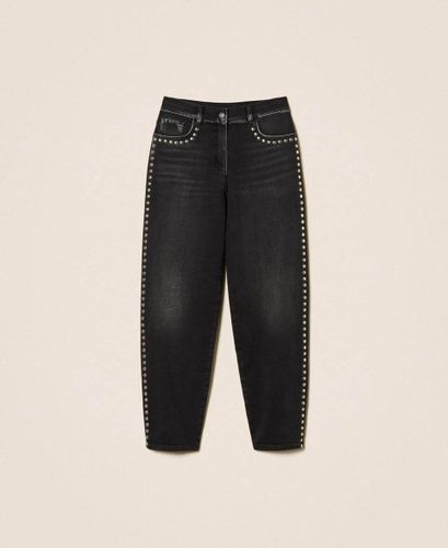Barrel jeans with studs