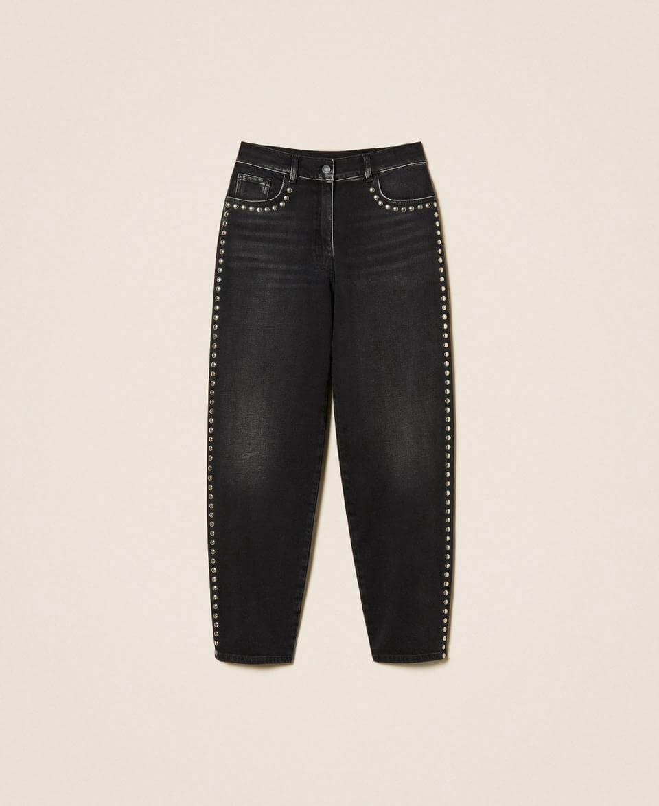 Barrel jeans with studs