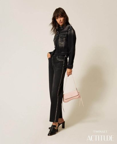 Barrel jeans with studs