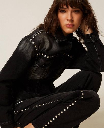 Barrel jeans with studs
