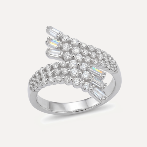 טבעת משובצת בעיצוב כנפיים