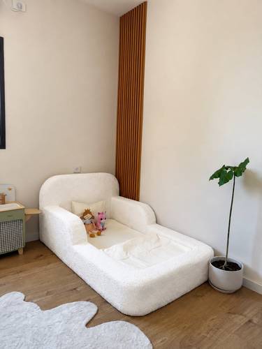 מיטת מעבר ספוג מונטסורית דגם Lucy מבד טדי בצבע Cotton White מאמו