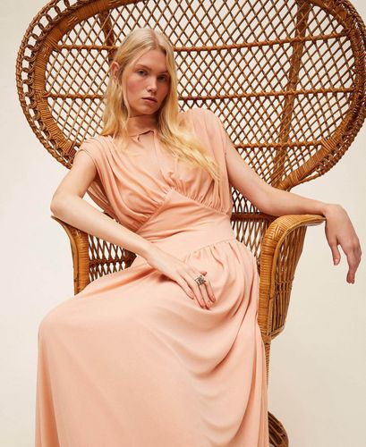 Full length dress with gathering
