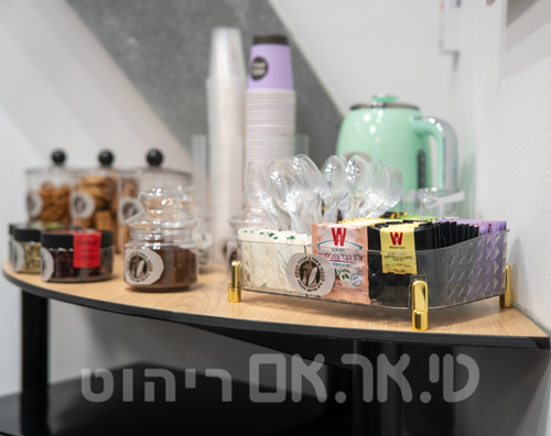 חדר ישיבות - אנדרטת משמר הגבול