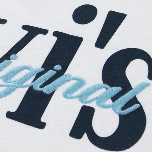 חולצה LEVIS מידות 4-16 לילדים בגוון לבן קלאסי